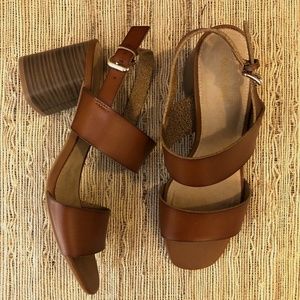 Old Navy Slingback Block-Heel Sandals (Size 9)